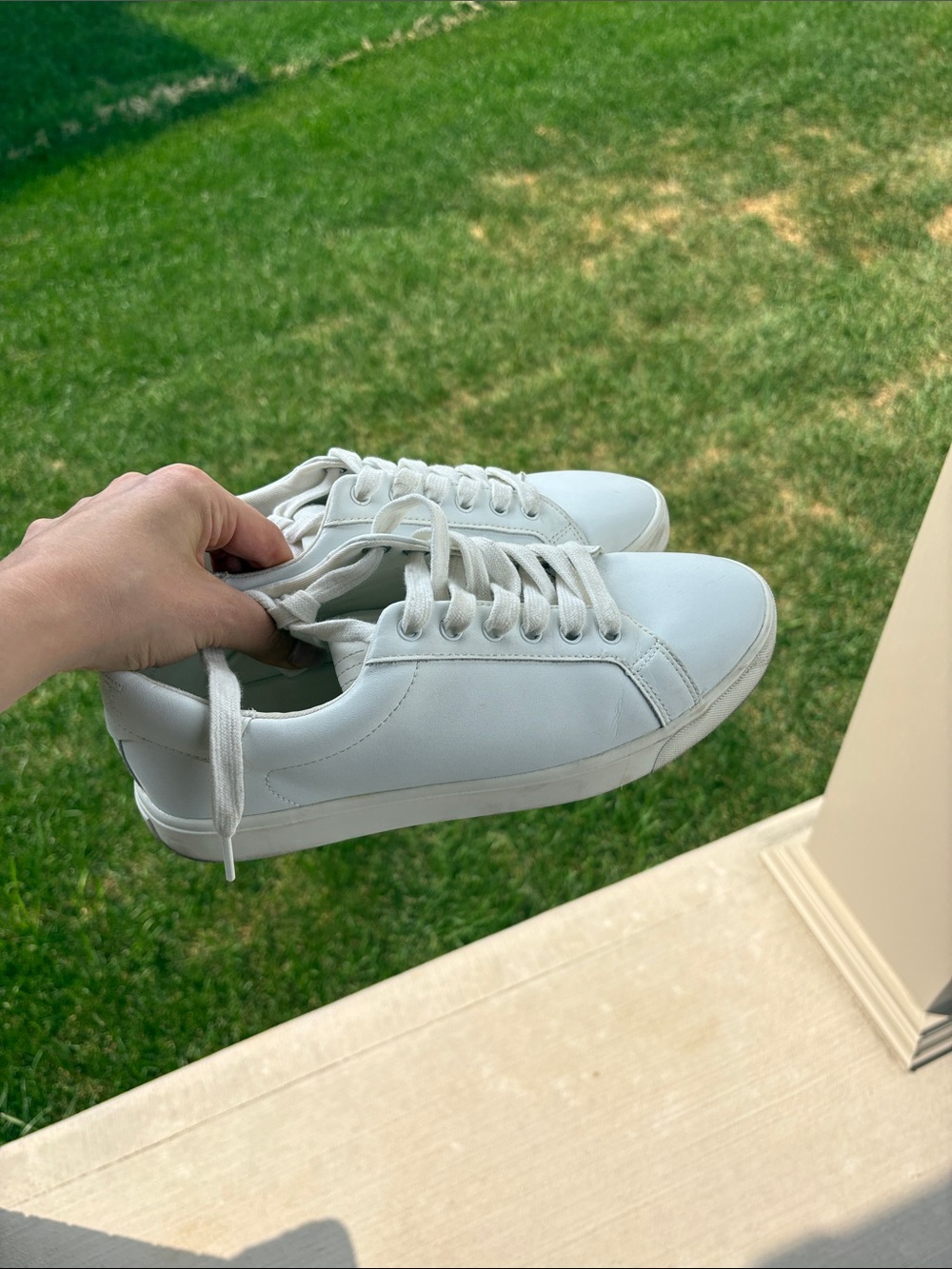 Sam Edelman - WOMEN’s White Low-Top Casual Sneakers